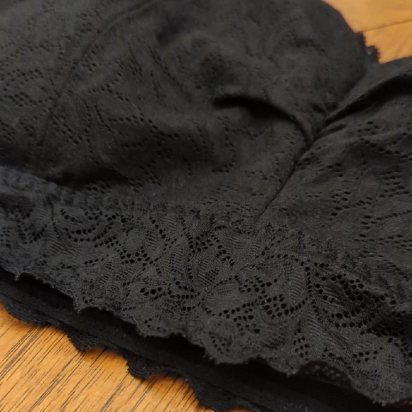 Torrid Black Lace Bandeau Equivalent to Brand Size 00 = Size 10 Or M/L - Picture 8 of 9